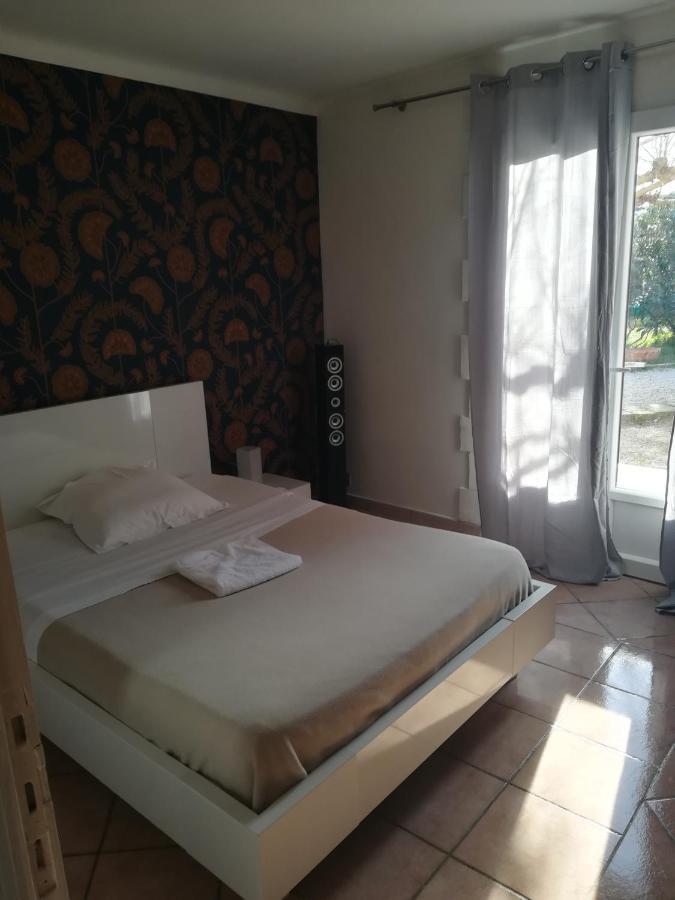 Chambre Avec Tout Le Confort D'Un Appartement Villeneuve-les-Avignon Ngoại thất bức ảnh